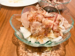 最近鰹節はマルトモさんの鰹節を使ってます！今愛用しているのはお好み焼きのトッピングやだし取りに、あったら便利な花かつお。ふわふわでおいしく、かつ冷奴やサラダに使えて便利◎大容量でコスパも良い…のInstagram画像