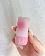 .最近愛用しているリップ＆チーク👀🌸－－－－－－－－－－－－－－－「mamicosme グミティント 01 チェリーレッド 8g」まるでグミのような、新感触のチーク＆リップ「グミティン…のInstagram画像
