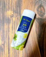 アロエメイド 発酵化粧水AYをおためししました。おいしそうなパッケージが目を引きます。白濁系の化粧水なので、一瞬乳液だったかな？と思いました。見た目とは異なり、柔らかくてみずみずしいテクスチ…のInstagram画像
