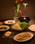 ⁡⁡あるもので夜ごはん𓐐⁡⚫︎餃子（冷凍の🥟）⚫︎セルフ巻きサラダ⚫︎九条葱の酢味噌がけ⚫︎人参の和風甘煮⚫︎お芋スティック⚫︎かぶらずし（金沢土産👨🏻）⁡息子の大好きなお芋ステ…のInstagram画像