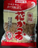 #PR #マルトモ株式会社 #マルトモの花かつお #何が届くかお楽しみ #monipla #marutomo_fan 初めてダシから取った味噌汁。ついでにダシがらを醬油で味付けして千切りキャベツのおま…のInstagram画像