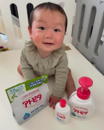 丹平製薬さまのアトピタ ♥️⚪︎保湿全身泡ソープワンオペお風呂でも使いやすいポンプやわらかい泡で優しく洗えるよ🫧洗いあがりの肌はしっとり⚪︎保湿全身ミルキィローション軽い乳液タイプで…のInstagram画像