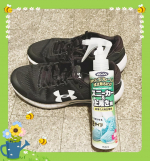 スニーカーって洗うの大変・・・・なので、何か良いものがないのかなぁ～と思い使ってみたのが、泡を吹きかけて拭き取るタイプの水不要の新感覚シューズクリーナー💗WASHLY　スニーカー＆上履き用[…のInstagram画像