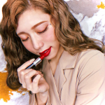TARAKOこれを塗った後に口紅をつければプックリ爆誕‼️唇がポテっとしてるとやはり色っぽくてかわいいですよね🥺✨10種類の美容成分配合でふっくらした唇にしてくれるプランパー、見逃さないで👏🏻…のInstagram画像
