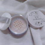 プライバシーUVパウダー50✨1つでUVカットとテカリをブロック出来る✨SPF50＋PA++++で紫外線をシャットアウト🥰透明タイプのルースパウダーだから使いやすいし敏感肌でも使えます✨…のInstagram画像