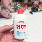 【アトピタ】⁡子育てを始めた時から愛用している⁡『アトピタ』シリーズ☘️⁡⁡私自身が⁡長年かゆみで悩んできたので⁡子どもには同じ思いをさせたくないこともあり⁡保湿には気を付けています。⁡…のInstagram画像