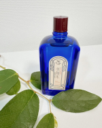 明色美顔水 薬用化粧水ロングセラーの拭き取り化粧水！お試しさせていただきました。レトロな感じの瓶がめちゃくちゃ可愛い〜♡化粧水は無色透明で、スーッとすっきりする香りが。わたしは脂性肌寄…のInstagram画像