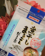 煮干し（いりこ）まるごとだしの素をお試ししました。こちらは顆粒タイプでサッととけて使いやすい、だしの素になります。 いりこをまるごと配合しているので、風味よく、食品ロスの抑制にもなっているエコな商…のInstagram画像