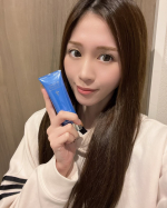 薬用美白オールインワンゲル『ビハククリア』シミ・そばかす・日焼け後のほてりを防ぎ、肌あれ・あせも・しもやけ、にきび等お肌のトラブルまでもケアできるんだって❣️ベタつかないのに、しっとりと…のInstagram画像