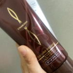 #PR #株式会社シャルレ #シャルエーゼヘアカラートリートメント #monipla #charle_fan分け目に白髪が目立ち始めたので。のInstagram画像