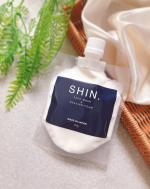 1本3役👏SHIN.フェイスウォッシュ＆シェービングフォームで短ケアしてる主人！日々忙しく仕事をしてる主人だけど、年齢を感じさせないお肌でいてほしい！✨忙しいけどケアは怠らないでほしいな……のInstagram画像