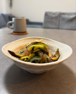 暖かくなってきて少し野菜の高騰が落ち着いたので、常備野菜作りにもやる気が出る…！今週はきゅうりとナスが安かったので、【マルトモ塩キャベツの素】を使って和え物を作ってみました。塩もみしたき…のInstagram画像