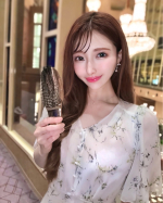 頭皮ケアで美髪を目指したい🥰🌸..🧚🏽🫧ワールドプレミアムショート🫧🧚🏽 　　　　　　気になる頭皮のニオイや髪の毛がゴワゴワキシキシな悩み🥹❣️ブラシでするシャンプーって気になってたの…のInstagram画像