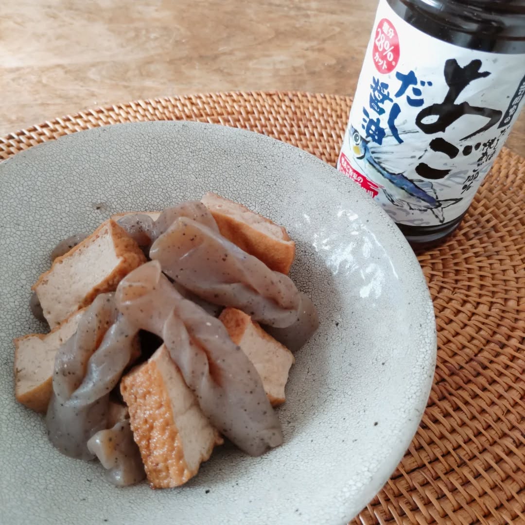 口コミ投稿：.厚揚げとこんにゃくの煮物は我が家でよく作る常備菜です🍲いつもはだしを使いますが…