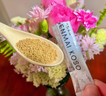 ミネラルやビタミン類が豊富な玄米と玄米胚芽・表皮を、麹菌で発酵させた【玄米酵素】健康・美容に必要な栄養素が40種類以上含まれているため、玄米食以上の栄養をとることができます。お酒をよく飲むので、…のInstagram画像
