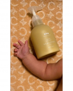 …⁡⁡子育て中はちょっとした癒しも必須！！スピード勝負のお風呂上がりの保湿🚿👶🏻‪‪も自分も同じものを使用できるとサクッと終えられるので助かります🥹⁡くすみカラーの見た目も使い心地も…のInstagram画像