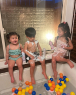 ..泡ねんどで遊んだよ🛀🫧🫧泡もねんども大好きな子供達には最高🫧🩷お風呂でやると汚れないし母も最高✨✨これでワンオペお風呂も楽になる🛀👧🏻👦🏻👩🏻...#PR #株式会社マック…のInstagram画像