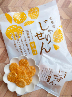 おせんべい、おかき、あられなどの米菓でお馴染み「もち吉」の新商品を食べてみたよ✨『じゃりせん 醤油味』です🍘国産100％のうるち米を粒のまま練り込むことで、クセになるじゃりじゃり新食感が実現✨…のInstagram画像