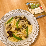 玉露園 わさび風味こんぶ茶をお試ししました♪こんぶ茶のやさしい旨味に、わさびのツーンと鼻に抜ける爽やかな風味がプラスされていて、とっても美味しい〜！まろやかさの中にピリッとした刺激があって、クセ…のInstagram画像