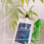 気温が上がり始めてきてこれから汗をかいてしまう時期。。最近彼もスキンケアと同じようにヘアケアも大切にしているみたいなので気になるシャンプーを使ってもらいました😆1本3役オールインワンで男の頭皮の悩み…のInstagram画像