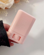 マザーアンドドーター・クリアUVスティック SPF50+PA++++お試ししました♡カラーもサイズ感も好きなデザイン✨個人的に低刺激タイプだから敏感肌にも使いやすいやすくて子供と一緒に使える日焼…のInstagram画像