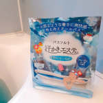 【汗かきエステ気分 真夏のシャーベット】を使ってみたよ😊👏✼••┈┈┈┈┈┈┈┈┈┈┈┈┈┈┈┈••✼◼️特徴・汗かきエステ気分「初」のクールタイプ・香り/フルーティーソーダ・お湯の色/オ…のInstagram画像