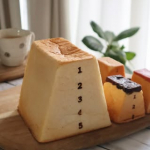 【 お取り寄せ 】いとしい いとしい いとしのパン🍞💕ずっと食べてみたかった #とびばこパン を#お取り寄せ してみたよ🚚✨届いたらそのまま #冷凍保存 できて、自然解凍やリベイクすれ…のInstagram画像