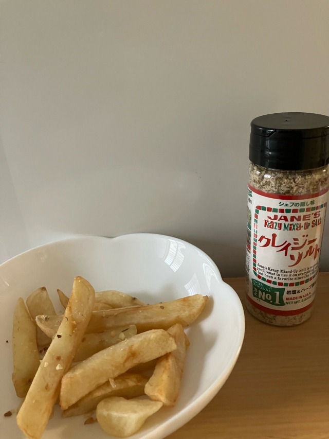 口コミ：結晶状の岩塩をベースに、数種類のハーブとスパイスをブレンド♡クレイジーソルトの画像（2枚目）