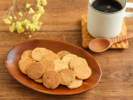 。🍪おからコッティ#コーヒー のお供は『おからコッティ』コッティ＝焼くという意味。つまりおからを焼いたお菓子です✨..ひとくちサイズでパクッと食べやすい♫カリカリ食感と黒糖の甘さが…のInstagram画像