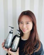 【フワッと香るサラツヤ髪へ】調香師がブレンドした自然由来の優しい香りのシャンプー&トリートメント高級感あるモノトーンパッケージと、香りもワンランク上の上質な香りがします✨#PR #エスハ…のInstagram画像