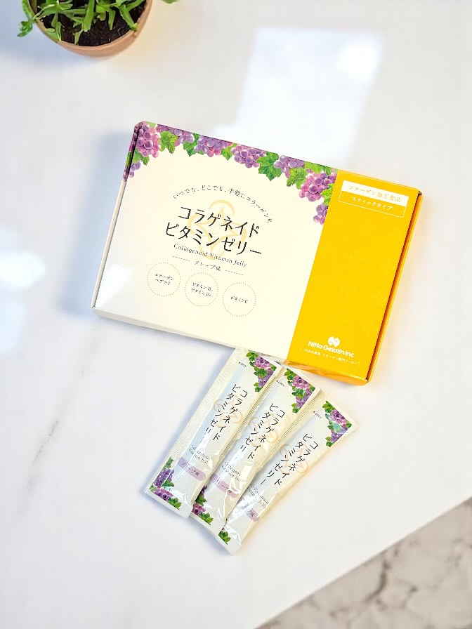 口コミ投稿：コラゲネイドビタミンゼリー✨ぷるんっと美味しいグレープ味のゼリーで、手軽にコラー…