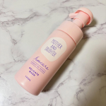 ♡⁡M&D　デリケート泡ウォッシュ⁡弱酸性＆アミノ酸系洗浄剤の低刺激泡ウォッシュ✨ニオイやくすみの原因となる汗・皮脂をやさしくあらいながすそうです♡泡立てる手間が不要で、時短ケアにぴった…のInstagram画像