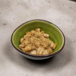 玄米酵素ファスティングを7袋いただいた。そのまま食べても良かったんだけど、納豆にかけるアレンジが美味しそうだったのでさっそくまず1袋をお試しチャレンジ。見た目はごまのような感じで、嫌な匂いもない…のInstagram画像