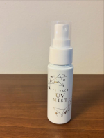 紫外線が気になる季節、、、UVケアしなくちゃ！ということでミストタイプのUVにしてみましたー😆敏感肌でも使えちゃうミストで細かい粒が肌にピッタリ✨メイクの上からでも出来ちゃうスグレもの！！お手…のInstagram画像