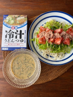 今日のごはん@shoda_shoyu1873 さまの麦味噌とごまの風味が美味しい《冷汁うどんつゆ》を使ってミルキーサラダうどん🥗冷汁うどんつゆ　1袋に牛乳を50ml加えて大葉の千切…のInstagram画像