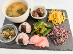 .🍙今週のつくりおき・茄子のオイスター炒め・紫キャベツツナマヨ・赤大根の甘酢漬け　ゆず入り・きゅうりの生姜漬け・さつまいもの塩バター・大根の葉の節約ふりかけ・お味噌汁　玉ねぎ、しめ…のInstagram画像