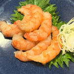玉露園さんのわさび昆布茶のレシピ企画。前は刺身に和えて即席昆布締めにしたんだけど今回は海老🦐海老のねっとりに昆布足してわさび風味足したら絶対美味しいやろ。結果めっちゃ美味しかった！昆布…のInstagram画像