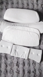 最近はこちらの枕がお気に入り🔖＼首と肩がホッとする枕 PLUS／首と肩を40度で15分間温めることで心地よい睡眠を手に入れる為の枕⸝⸝꙳高さ調整パッドがあるので自分に合う高さ調整ができる…のInstagram画像