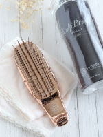 。🍀ワールドモデルショート(@shearts.brush )髪のパサつきやうねりに悩まされていましたが、このスカルプブラシを使い始めてからちょっと落ち着いたような♪インバスで使えるので…のInstagram画像