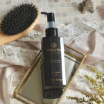 PR @primoordine_cosmeプリモディーネブラックセラム100ｍLこちらは、シャンプーの後に全体に馴染ませるだけの、置き時間なしのプリモディーネブラックセラム♪高濃度のヘマチンを…のInstagram画像