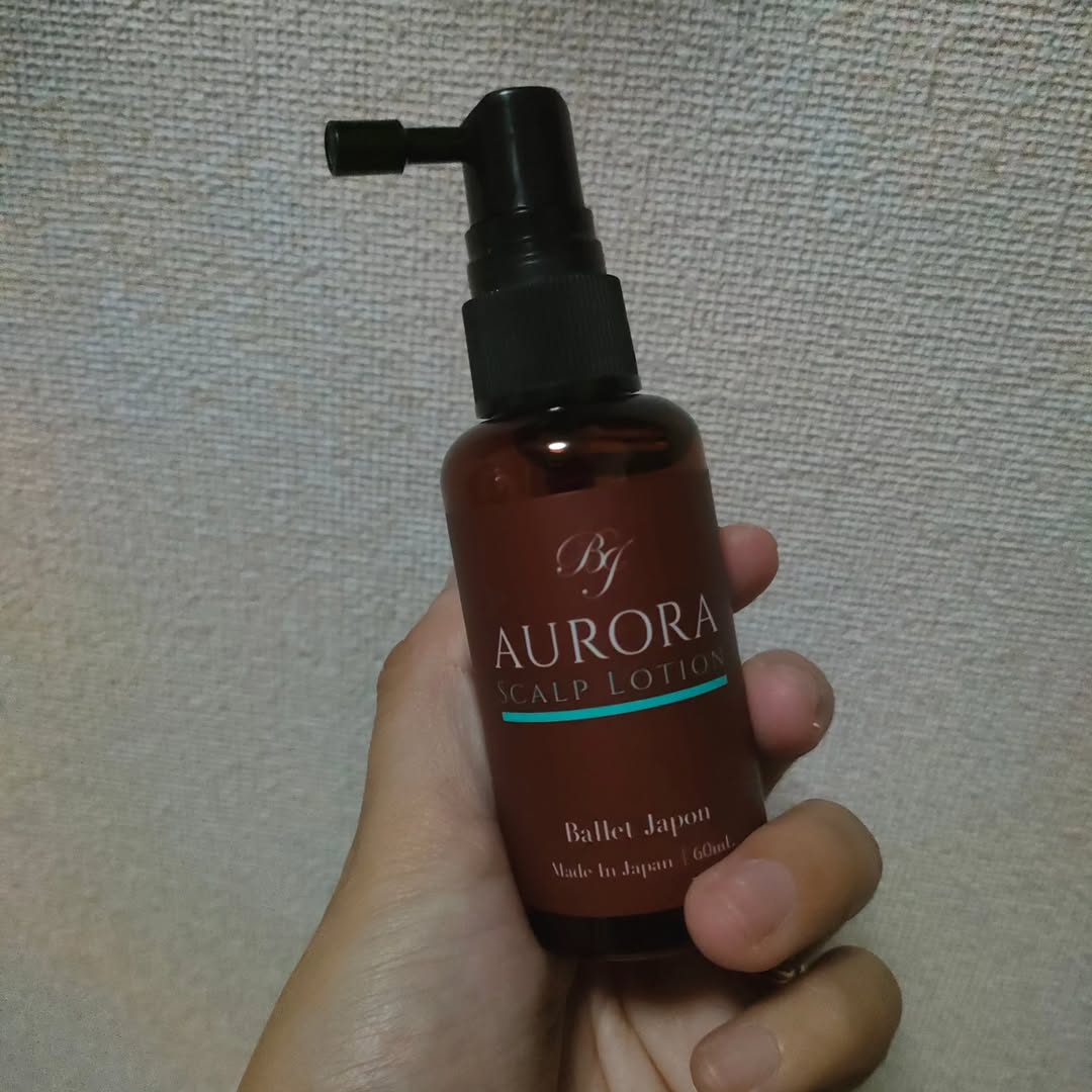 口コミ投稿：オーロラスカルプローションを少し前から使用しています。この時期梅雨でうねりが気…