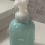 もちもち泡がプッシュするだけで出てくるから、自分でも上手に洗えるアンドウタボディソープ。たっぷり500mlで半透明のボトルだから残量も見えやすいですよ👀赤ちゃんから使えるので、気になる方はチェ…のInstagram画像