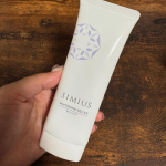 SIMIUS薬用ホワイトニングジェルEX　モイスト/スリムタイプ「W美白有効成分」がシミの根本にアプローチし、エイジングケアに最適🌱これ1本でシミケア・保湿・エイジングケアを叶えるオールインワ…のInstagram画像