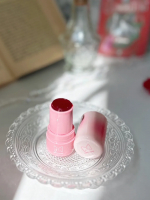 【mamicosme グミティント 】モニターでいただき使ってみました🍓色は、☑ 04 ストロベリーローズです☺️見た目がとても可愛い！！グミみたいなぷるんとした見た目のチーク＆リッ…のInstagram画像