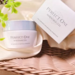 本格的な夏に向けて！☀️パーフェクトワン 薬用ホワイトニングジェル＜医薬部外品＞を使って、今からお肌の対策！✨ぷるんっとしたジェル状で、伸ばしやすく、スーッとお肌になじんでくれる感じ🩵しか…のInstagram画像