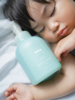@and_uta_official  アンドウタのボディーソープはほんとに水切れがすごいの！！洗い流した時に、さっと流れてくれるよ🧴　パッケージも好きだけど、香りも好きなんだよね、、、♡…のInstagram画像