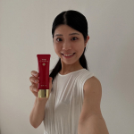 【PR】リンクルケアイスト🌙.安心健康ライフさまのシワ改善に特化した 薬用シワ改善オールインワンゲルを使用してみました☀️.目の横の皺や、気になる首筋にも残ったクリームをしっかり塗布🫶.…のInstagram画像