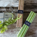 【香り癒されるお香】株式会社日本香堂のおしゃれでアロマのようなお香、「かゆらぎ」を楽しんでいますよ。後期な香りの白檀、爽やかな緑茶の香り。白檀はどこか懐かしく、石鹸のような清潔化を感じさせま&hellip;のInstagram画像