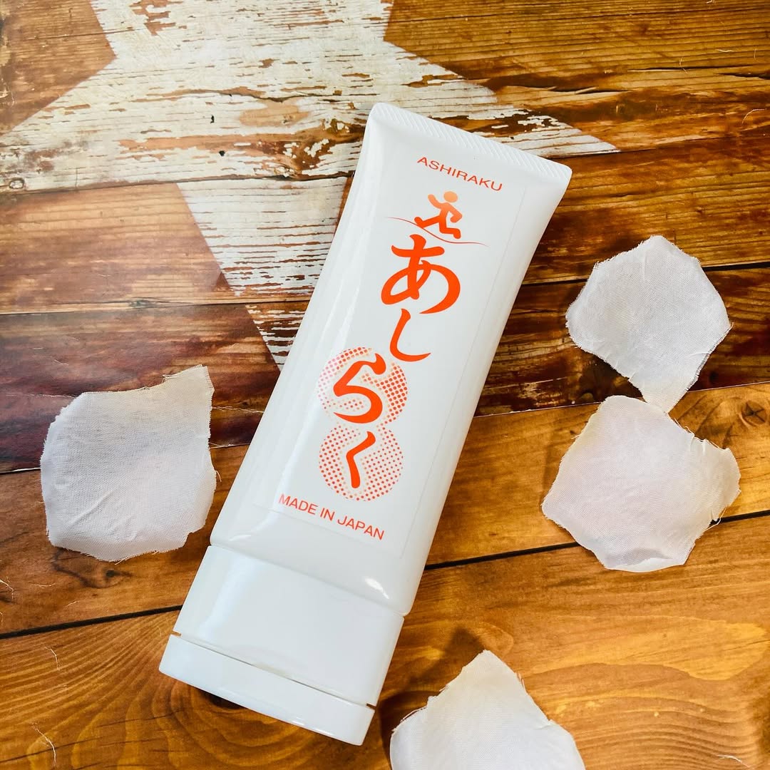 口コミ投稿：足用のマッサージ用ジェルクリーム「あしらく」使っています。こちら、足に塗ってマ…