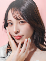 ˎˊ˗調香師がブレンドした自然由来の優しい香りのシャンプー&トリートメント♡Sasso プロケアシャンプー/トリートメントこの時期湿気で髪の毛の広がりが気になるんだけど、今年はこれで無敵😉…のInstagram画像